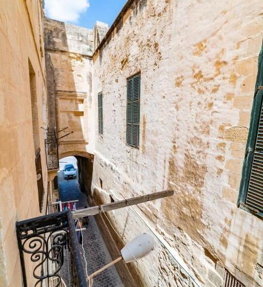 Central Valletta Townhouse Hosted By Sweetstay