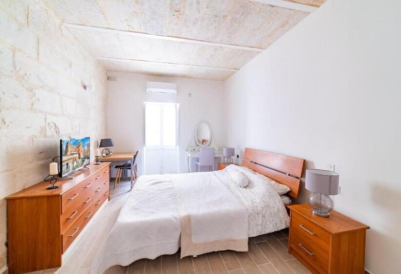 Central Valletta Townhouse Hosted By Sweetstay