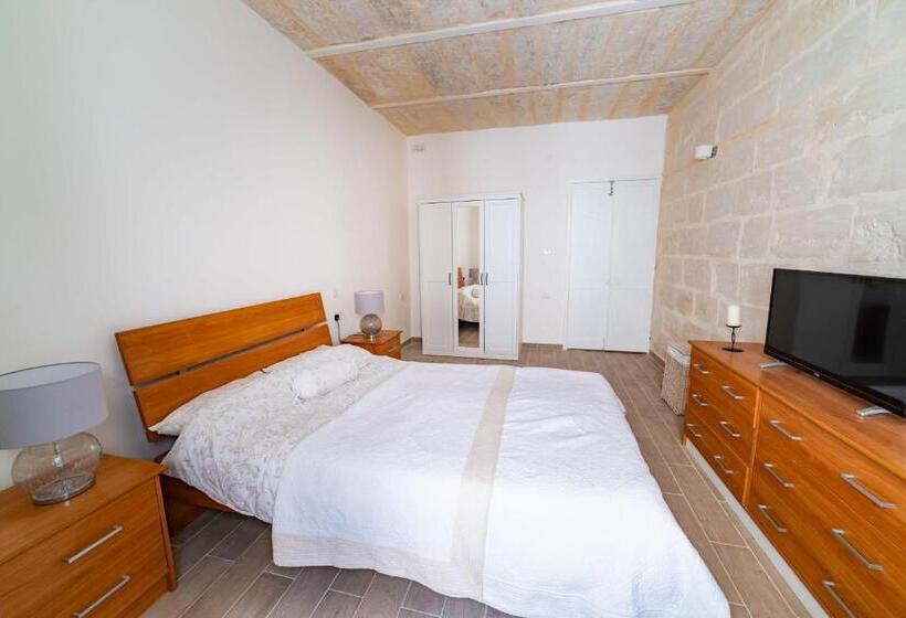 Central Valletta Townhouse Hosted By Sweetstay