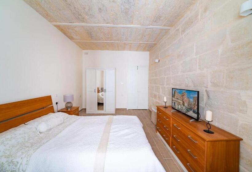 Central Valletta Townhouse Hosted By Sweetstay