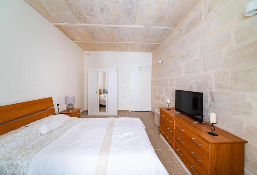 Central Valletta Townhouse Hosted By Sweetstay
