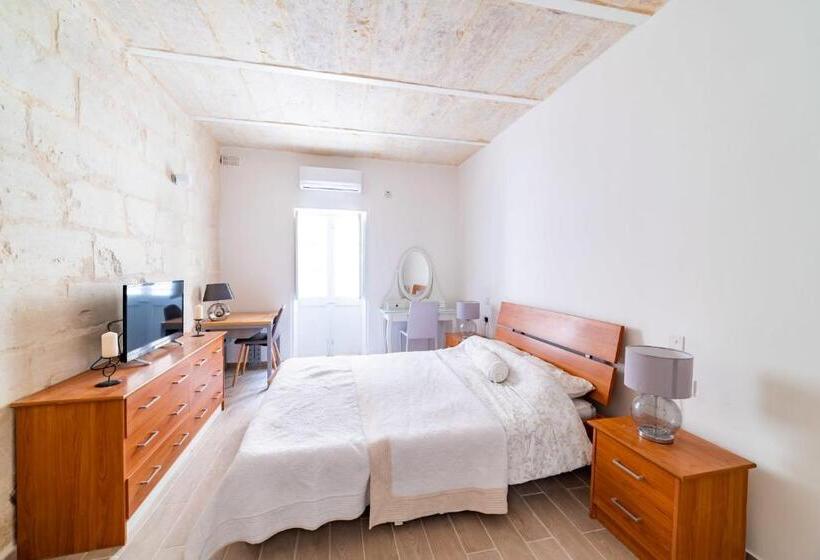 Central Valletta Townhouse Hosted By Sweetstay