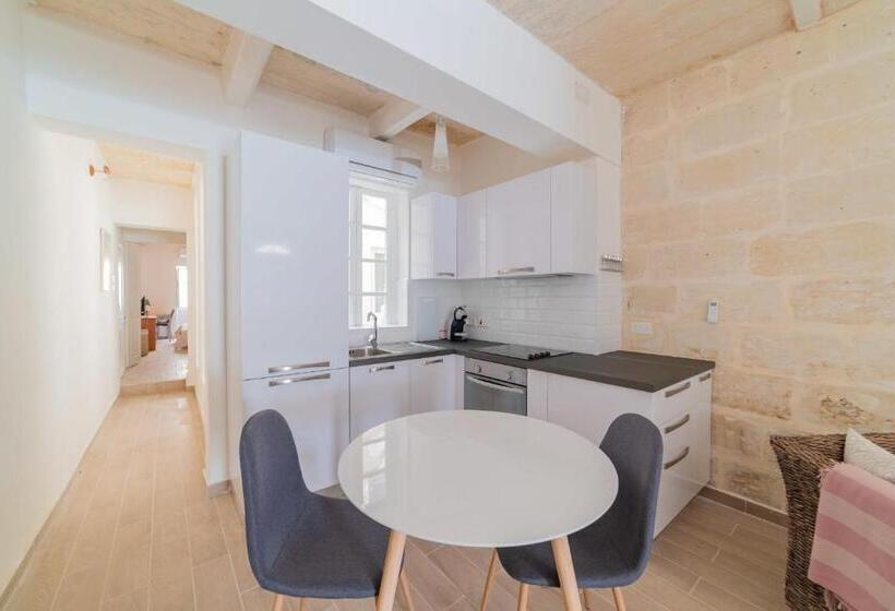 Central Valletta Townhouse Hosted By Sweetstay