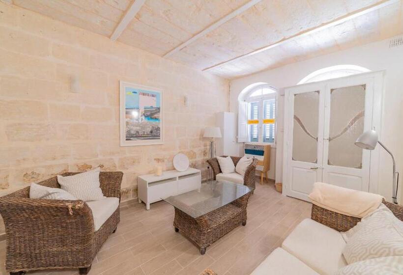Central Valletta Townhouse Hosted By Sweetstay