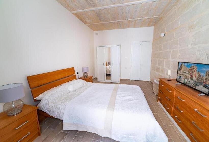 Central Valletta Townhouse Hosted By Sweetstay