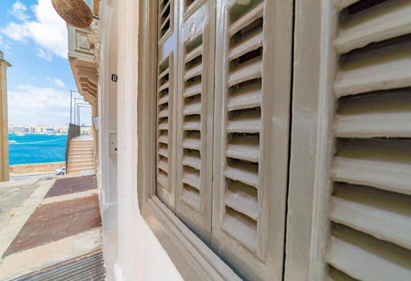 Central Valletta Townhouse Hosted By Sweetstay