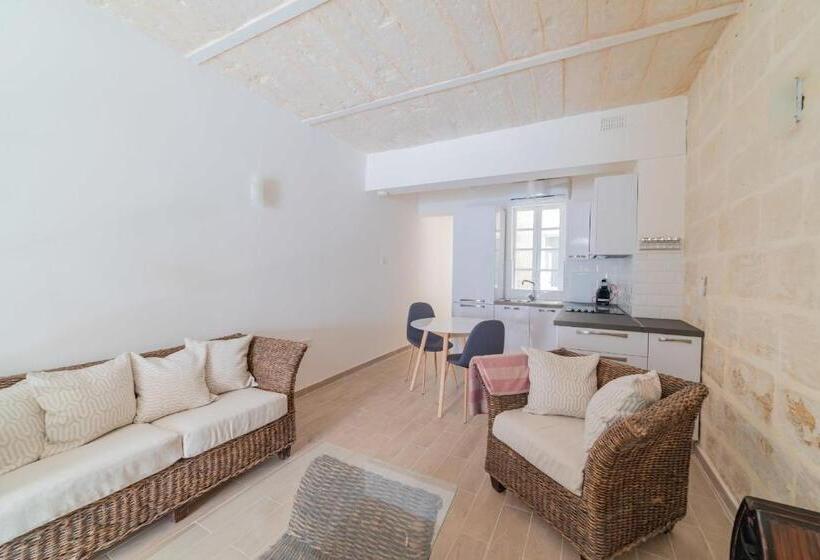 Central Valletta Townhouse Hosted By Sweetstay
