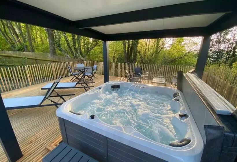 Domaine Du Gros Chêne   Terrasses Avec Jacuzzis Privatifs