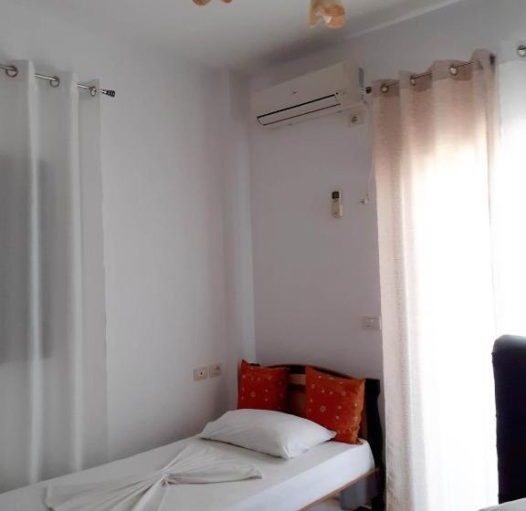 בית מלון כפרי Vila Shuka Ksamil