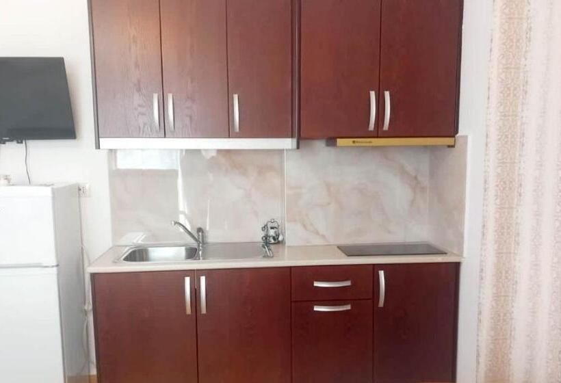 בית מלון כפרי Vila Shuka Ksamil