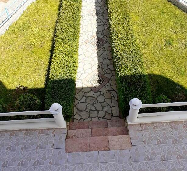 בית מלון כפרי Vila Shuka Ksamil