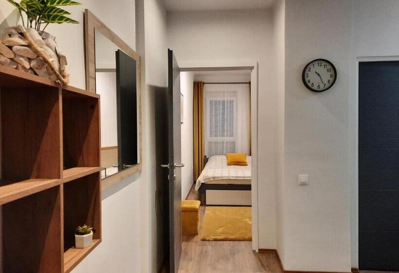 Lezser Apartman