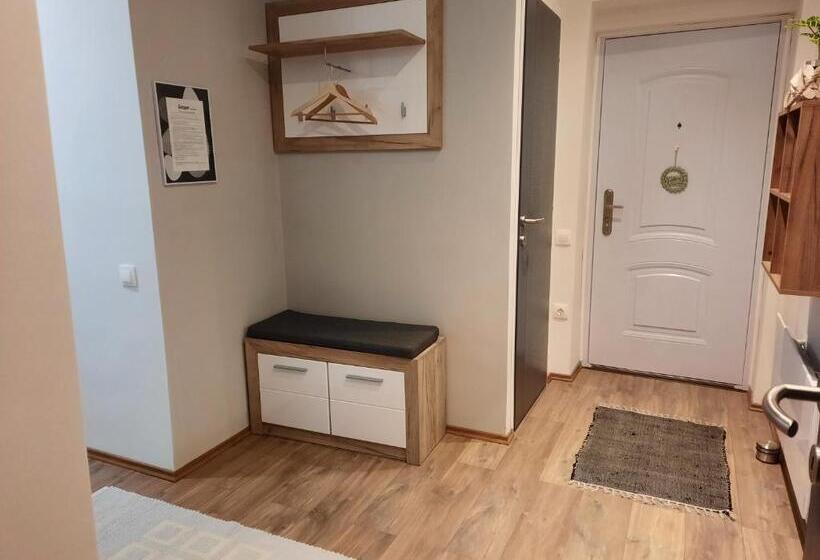 Lezser Apartman