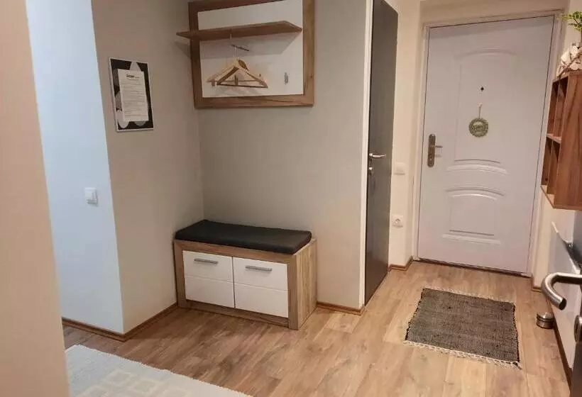 Lezser Apartman