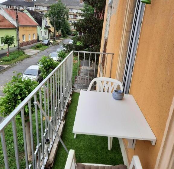 Lezser Apartman