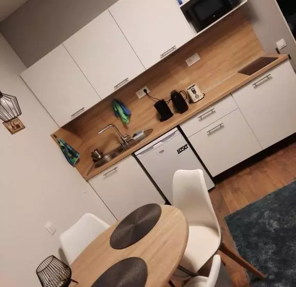 Lezser Apartman