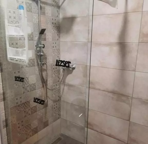 Lezser Apartman