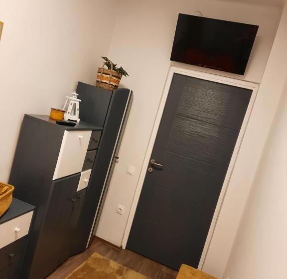 Lezser Apartman