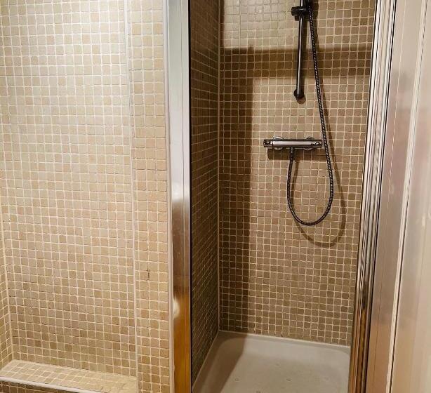 Modern 2bed 2bath Ground Floor Apartment