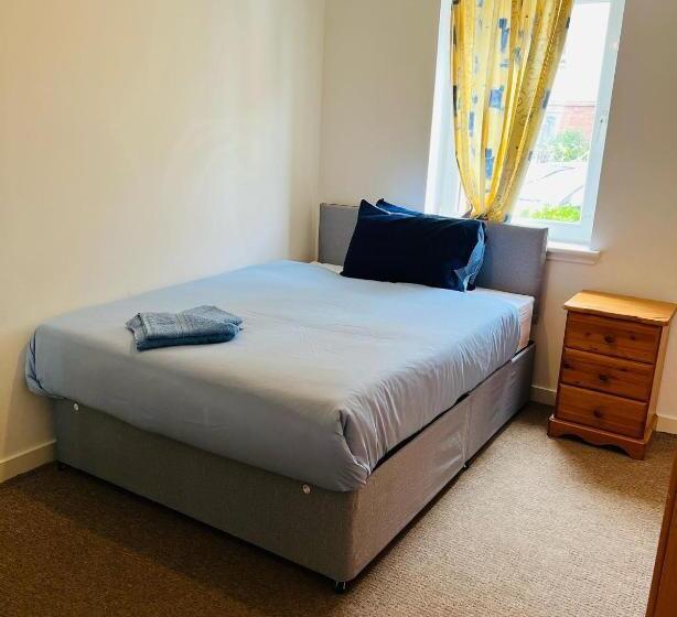 Modern 2bed 2bath Ground Floor Apartment