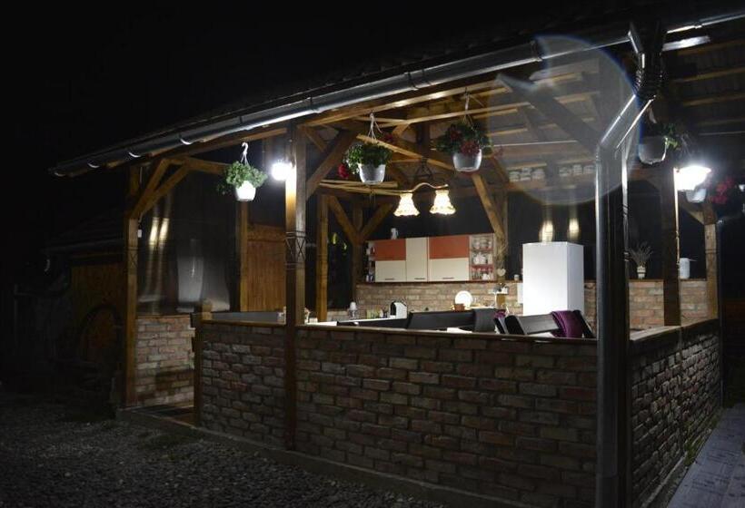 پانسیون Casa Muskátli Vendégház