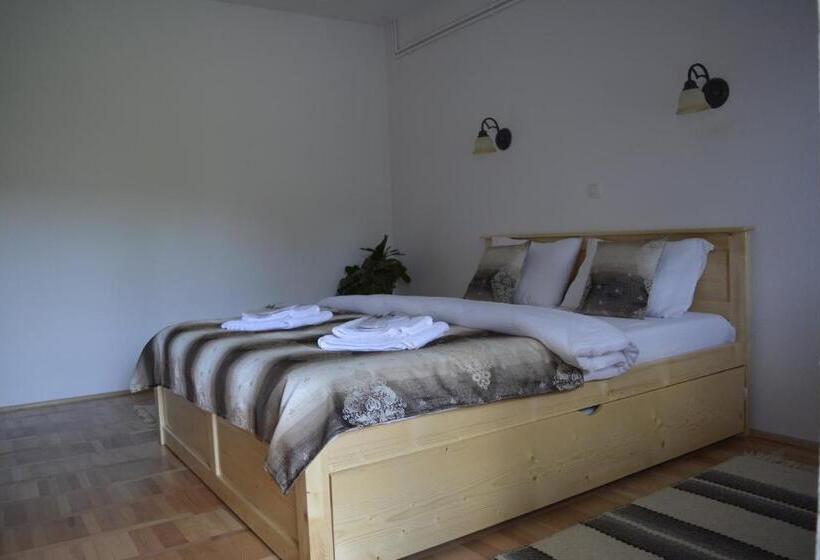 پانسیون Casa Muskátli Vendégház