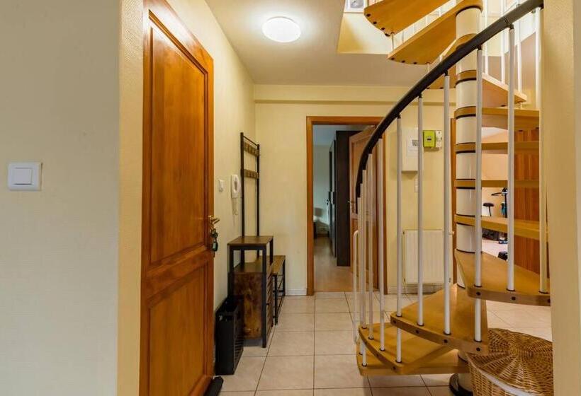 Séjour 6 Pers. F4 110 M2