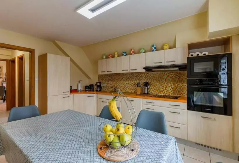 Séjour 6 Pers. F4 110 M2