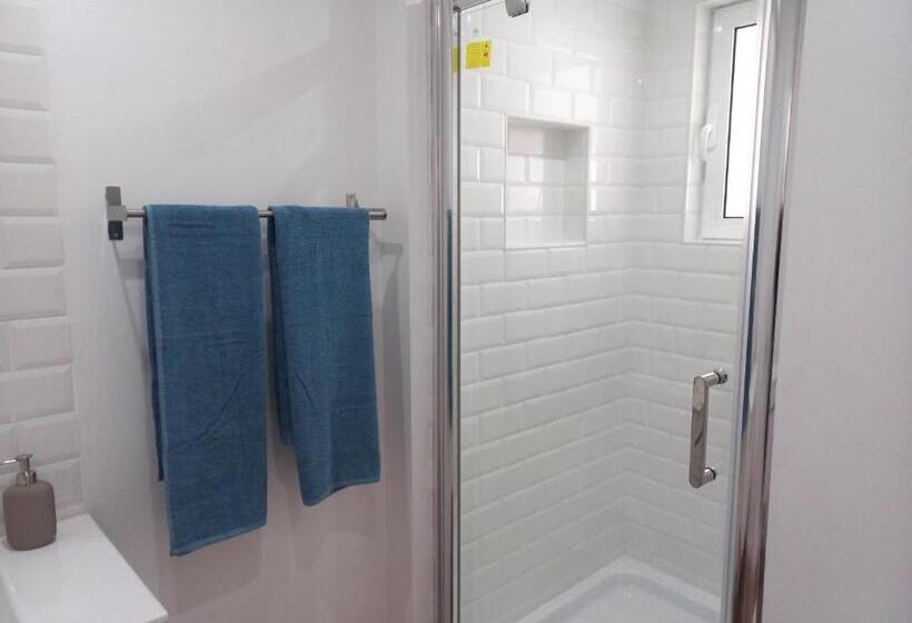 White Pearl Apartment Central Confy Spacious