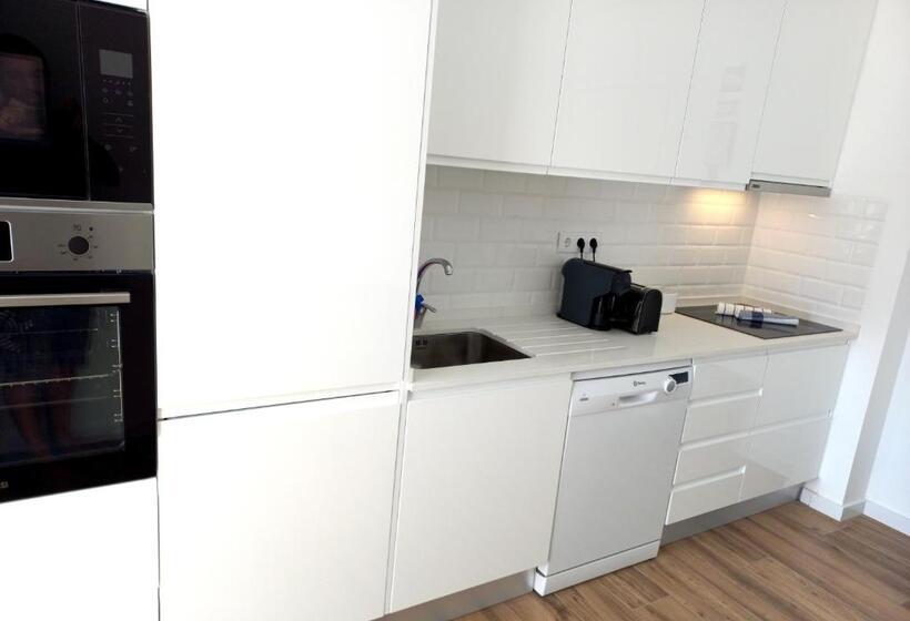 White Pearl Apartment Central Confy Spacious