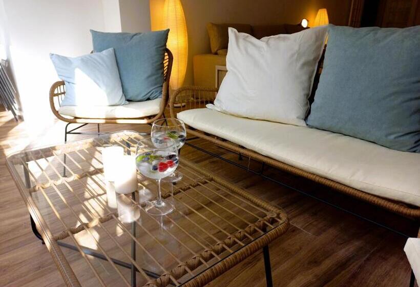 White Pearl Apartment Central Confy Spacious