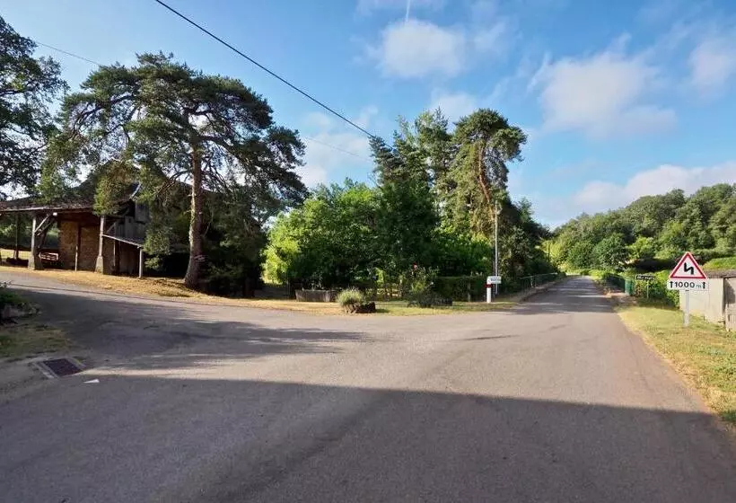 ベッドアンドブレックファースト Le Moulin Du Cluzeau