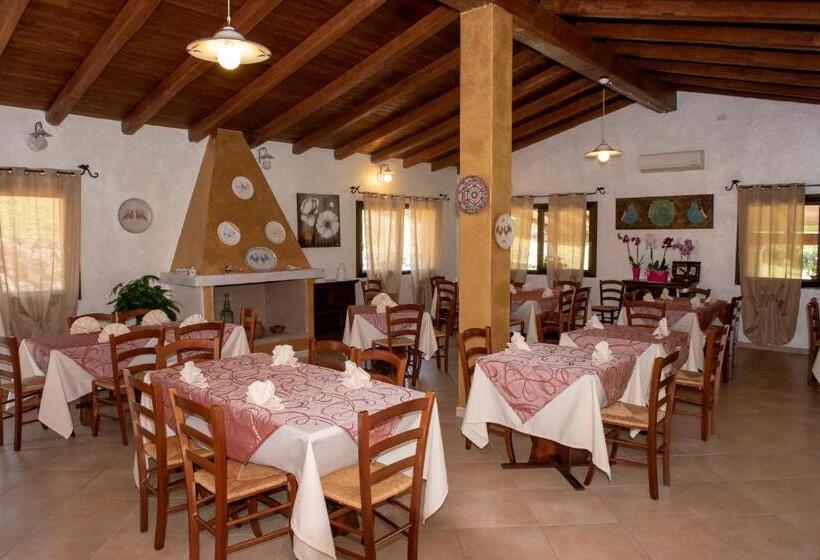 בית מלון כפרי Agriturismo Sorres