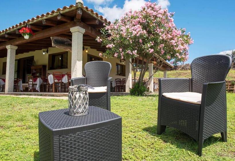 בית מלון כפרי Agriturismo Sorres