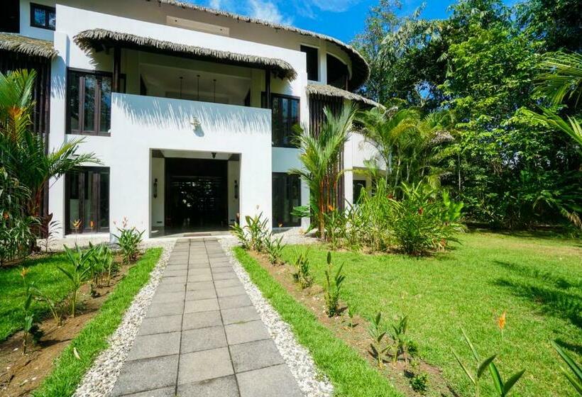 هتل Makara Mono Suite / 2nd Floor