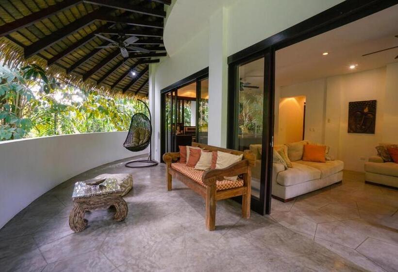 هتل Makara Mono Suite / 2nd Floor