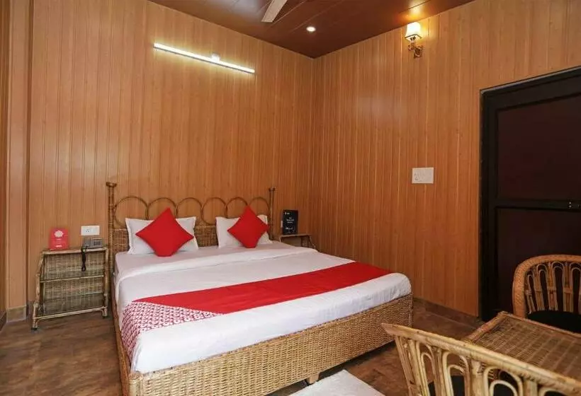 Hotelli Oyo 12212 Crazy Door