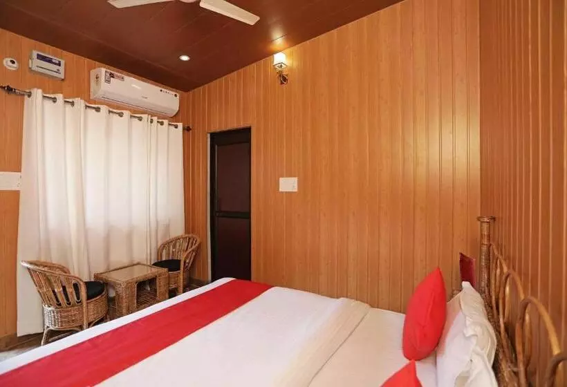 Hotelli Oyo 12212 Crazy Door