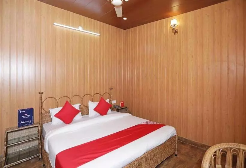 Hotelli Oyo 12212 Crazy Door