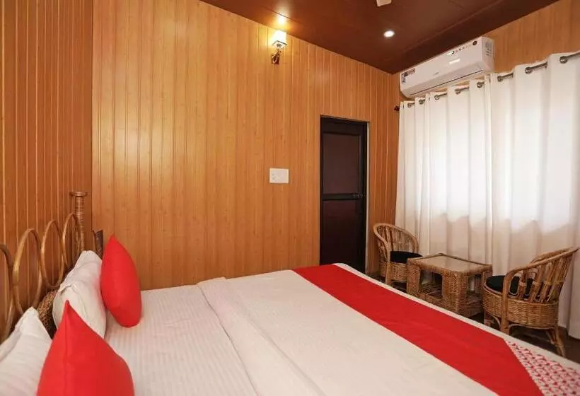 Hotelli Oyo 12212 Crazy Door
