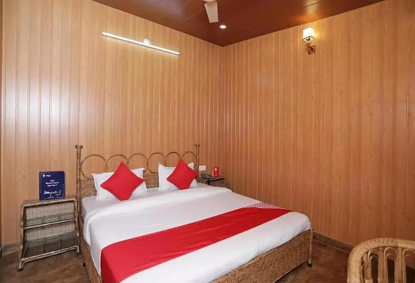 Hotelli Oyo 12212 Crazy Door