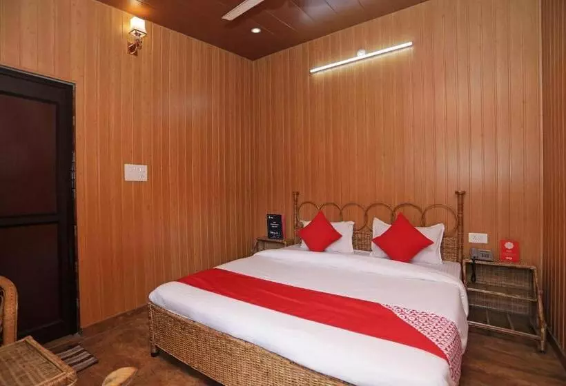 Hotelli Oyo 12212 Crazy Door