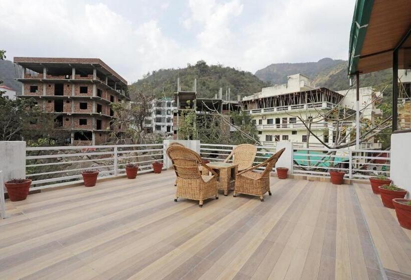 هتل Oyo 12212 Crazy Door