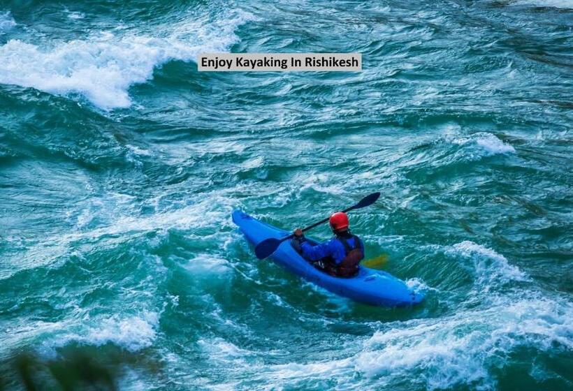 هتل Oyo 12212 Crazy Door