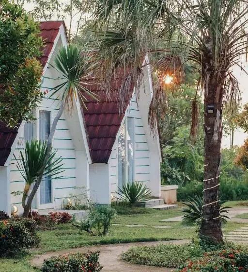 Hotel Seaside Villa & Muse Beach Resto