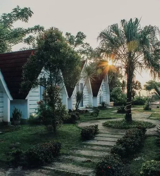 Hotel Seaside Villa & Muse Beach Resto