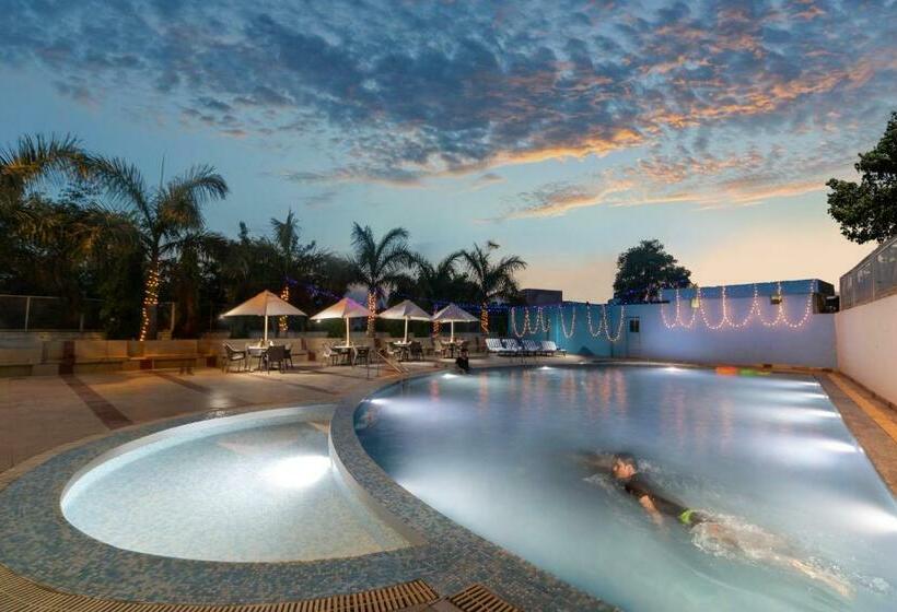 酒店 The Competent Palace