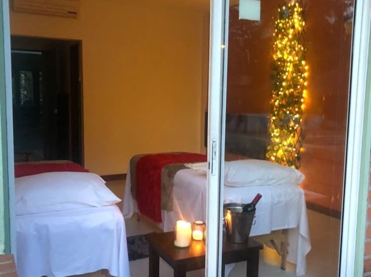 Hotel Y Restaurante Mesón Del Gitano