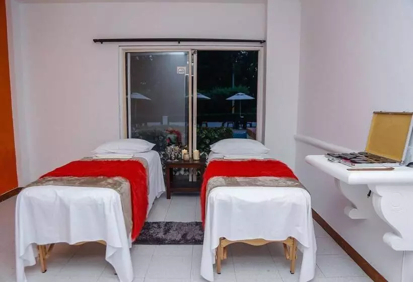 Hotelli Y Restaurante Mesón Del Gitano