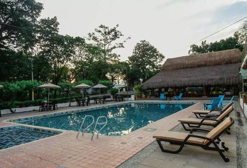 Hotelli Y Restaurante Mesón Del Gitano